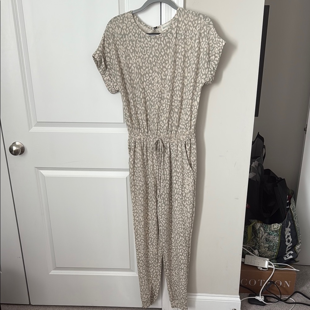 Gray and Cream Jumpsuit with Relaxed Fit and Elastic Waist